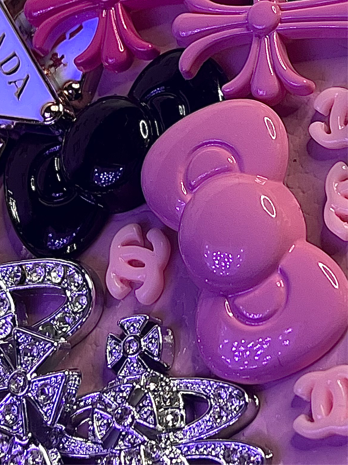 LUXURY HK BOW CHARMZ 2PCS